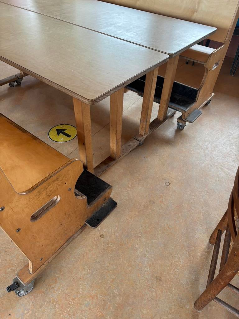 Hoogzitbank met tafel, kinderopvang BSO, Ophalen, Zo goed als nieuw, Overige typen