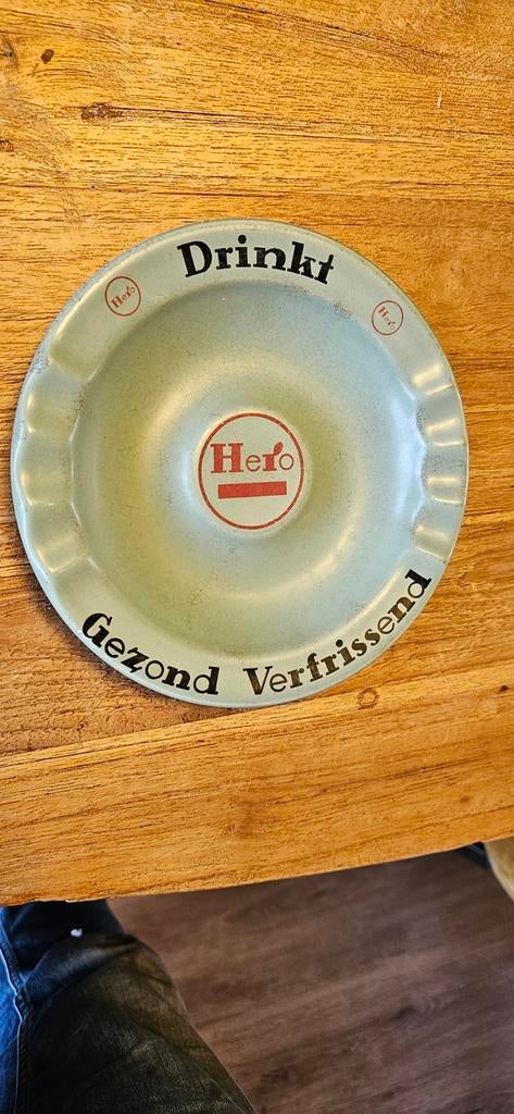 Vintage Hero Drinkt Gezond Verfrissend Asbak, Ophalen of Verzenden