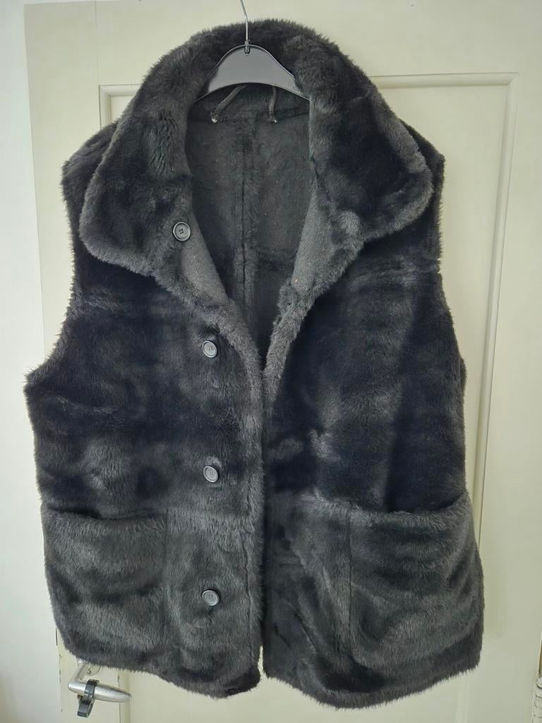 Zwarte fake fur bodywarmer maat 44/46, Kleding | Dames, Bodywarmers, Ophalen of Verzenden, Zo goed als nieuw, Maat 42/44 (L), Zwart
