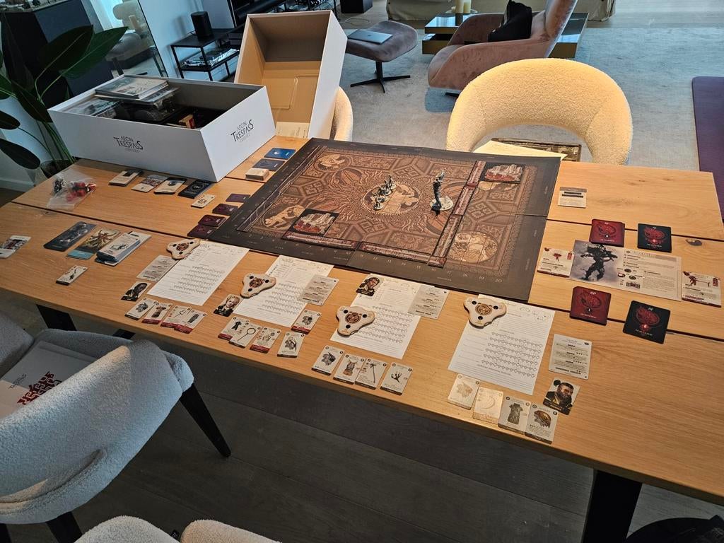 Aeon Trespass Odyssey, Huis en Inrichting, Complete inboedels, Ophalen of Verzenden