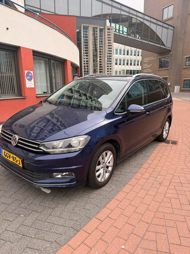 Volkswagen Touran 1.4 TSI 150PK 7 pers Blauw, Auto's, Volkswagen, 4 cilinders, Blauw, 7 stoelen, 1395 cc