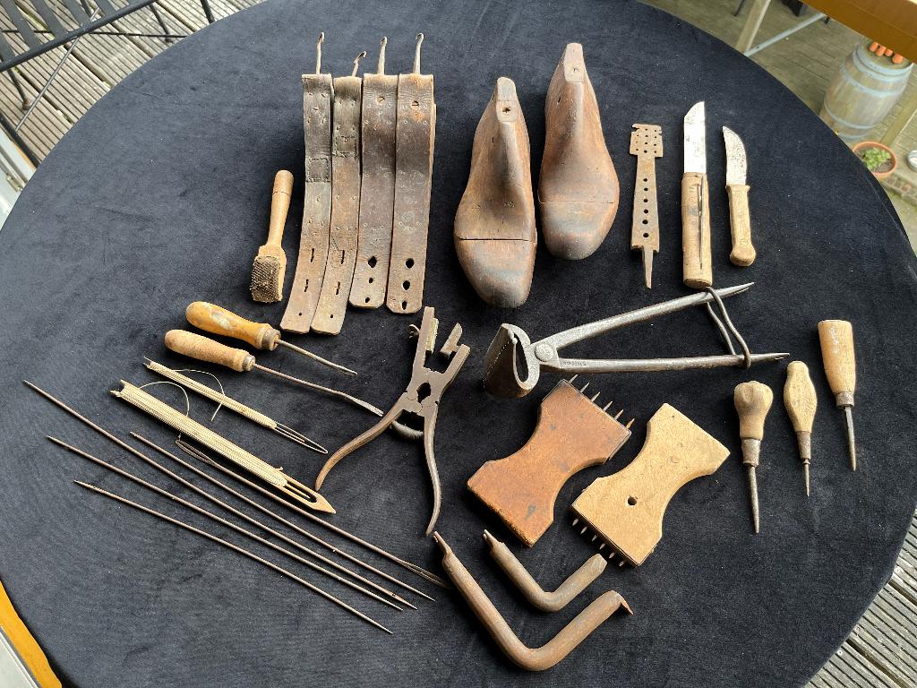 Partij oud gereedschap leerbewerking, schoen/zadelmaker., Ophalen of Verzenden