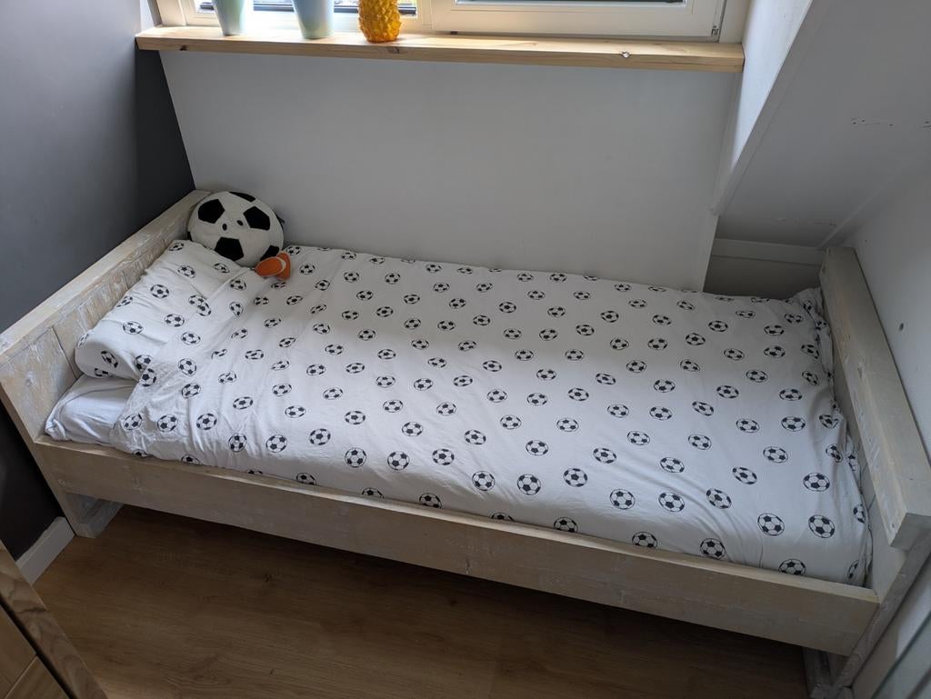 Eenpersoonsbed van steigerhout, Ophalen, Gebruikt, 90 cm, Eenpersoons