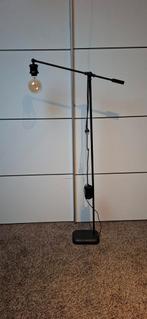 Moderne zwarte staande lamp met Edison gloeilamp, Huis en Inrichting, Industrieel, Modern, Ophalen of Verzenden, Zo goed als nieuw