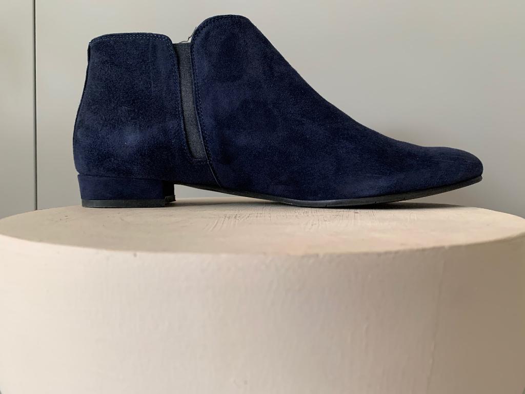 Donkerblauwe dameslaarsjes, mt. 39,5, Ophalen, Blauw, Zo goed als nieuw, Schoenen met lage hakken