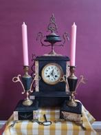 Marmeren Franse Pendule Napoleon III Stijl + 2 Kandelaren, Antiek en Kunst, Ophalen