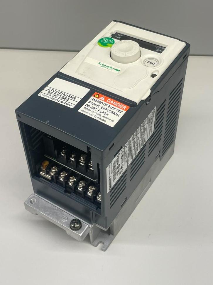 Schneider Electric Altivar frequentieregelaar (0,18 kW), Hobby en Vrije tijd, Elektronica-componenten, Zo goed als nieuw, Ophalen of Verzenden