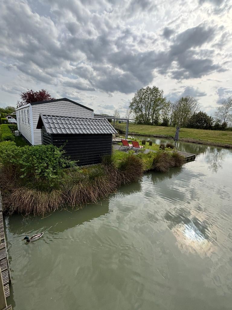 Jonge Chalet 2021, 8 bedden direct aan viswater/natuurgebied, Meer dan 6