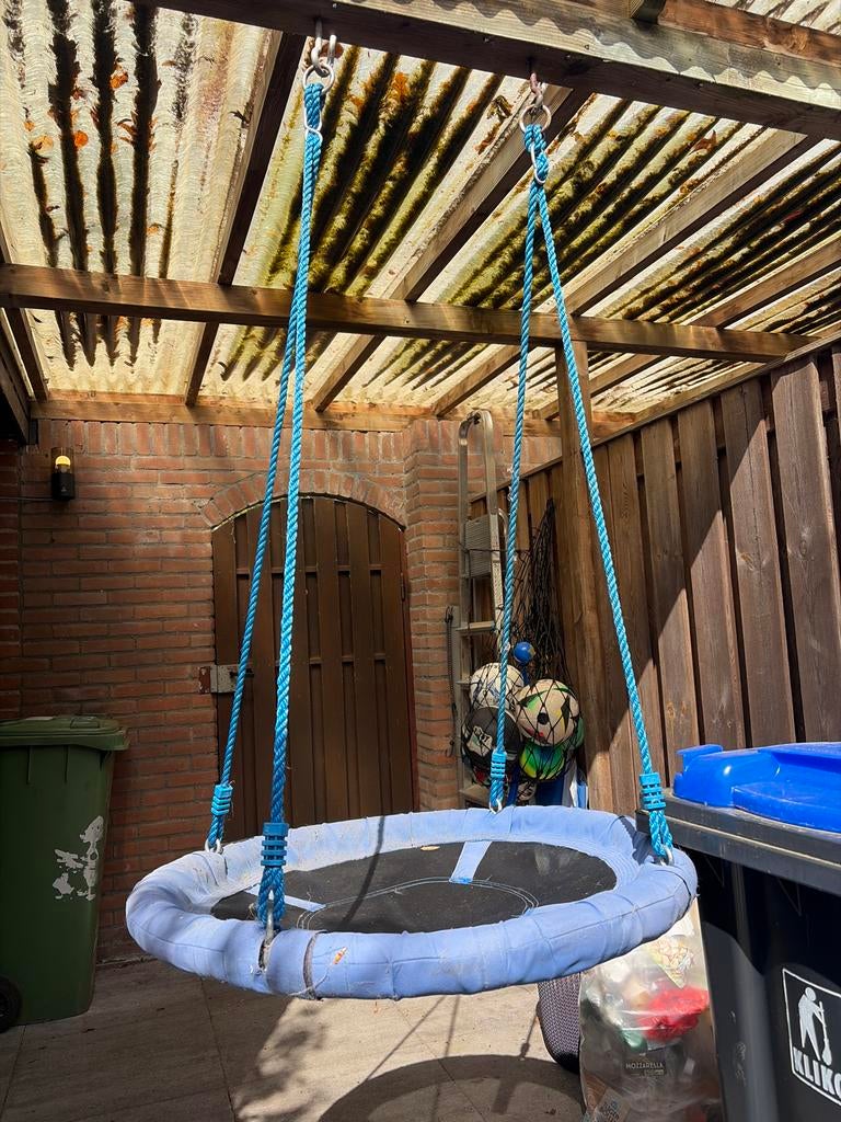 Leuke vogelnest schommel voor uren speelplezier, Ophalen of Verzenden, Gebruikt, Schommel