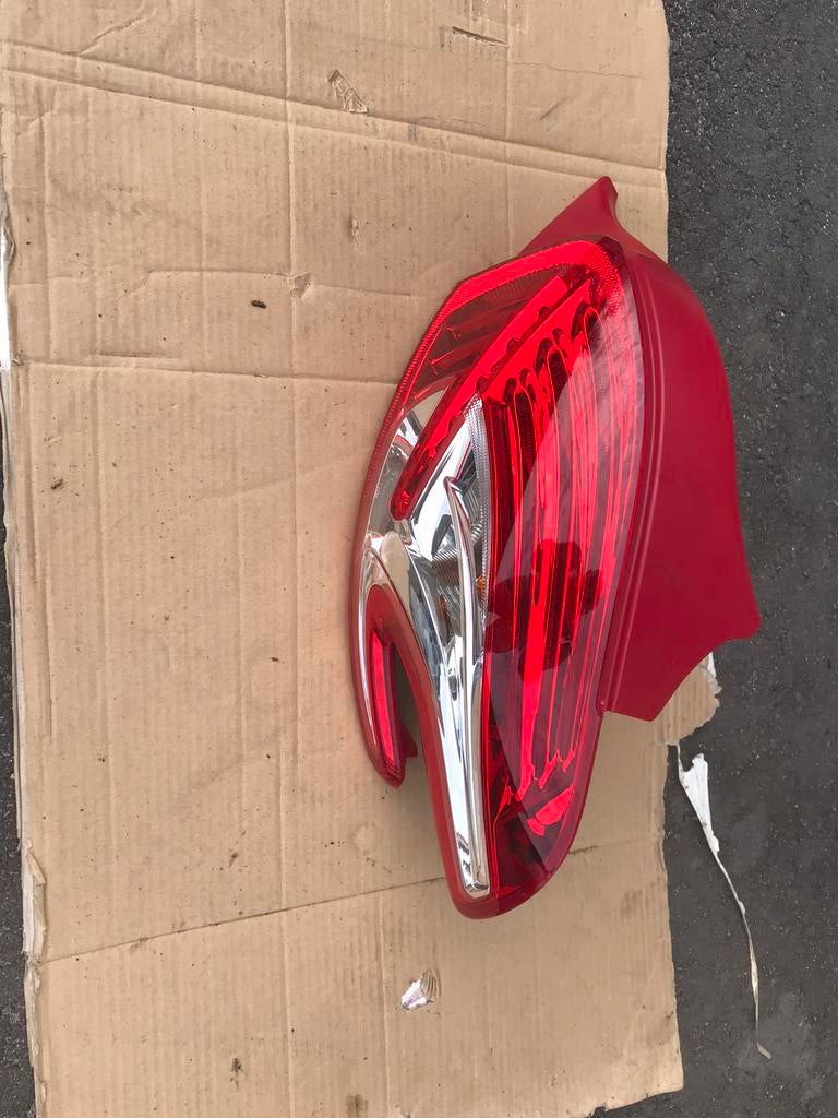 Peugeot 208 Achterlicht rechts of links, Ophalen, Gebruikt, Peugeot