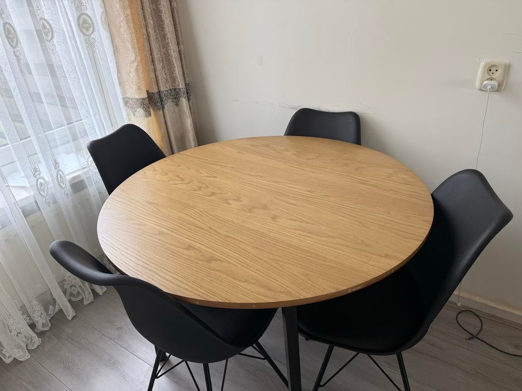 IKEA tafel en 4 stoelen, Huis en Inrichting, Tafels | Eettafels, Ophalen, Gebruikt, Rond, 50 tot 100 cm