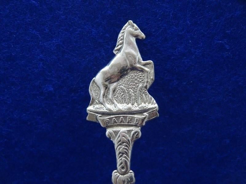 Lepeltje: paard, Verzenden