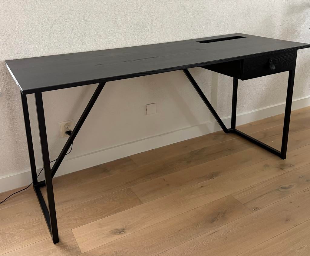 Woood sidetable zwart, Ophalen, Zo goed als nieuw, 150 tot 200 cm, Rechthoekig