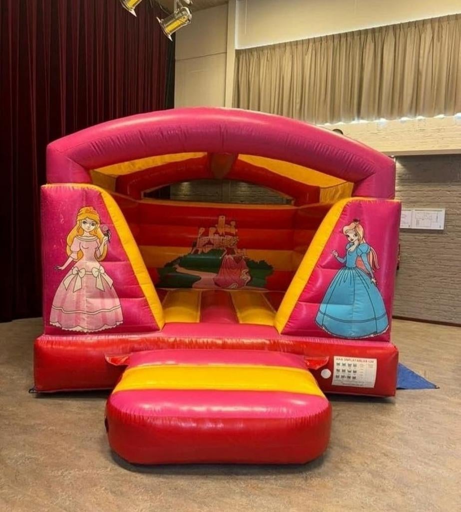 Te koop overdekt Prinsessen springkussen.

Prijs €1000
Evt b, Ophalen of Verzenden, Zo goed als nieuw, Overige