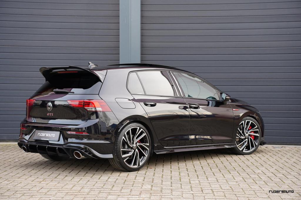 Volkswagen Golf 8 GTI Clubsport | Pano | Alcantara | Verlaag, Metallic lak, Gebruikt, Zwart, 4 cilinders