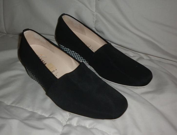 instappers met sleehak maat 40,5 merk:  Hassia, Kleding | Dames, Schoenen, Zo goed als nieuw, Instappers, Zwart, Ophalen of Verzenden