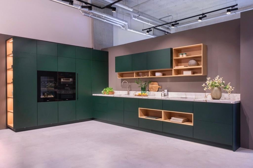 Leicht showroomkeuken, Ophalen, Hoekkeuken, Hoogglans of Gelakt, Groen