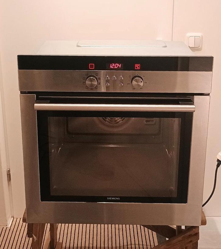 Siemens inbouw heteluchtoven E-nr: HB330550/01 Type: HTHB33, Witgoed en Apparatuur, Ovens, Gebruikt, Inbouw, Oven met grill, 45 tot 60 cm