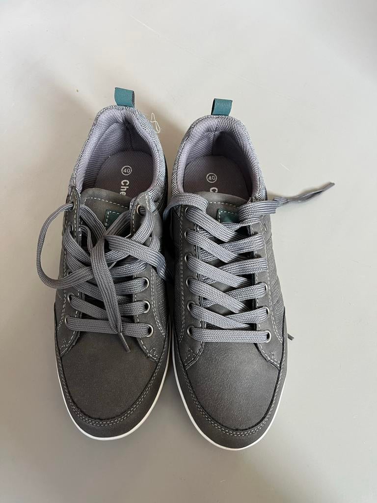 Grijze Checker Sneakers Maat 40 - nieuw, Ophalen of Verzenden, Zo goed als nieuw, Zwart, Sneakers of Gympen