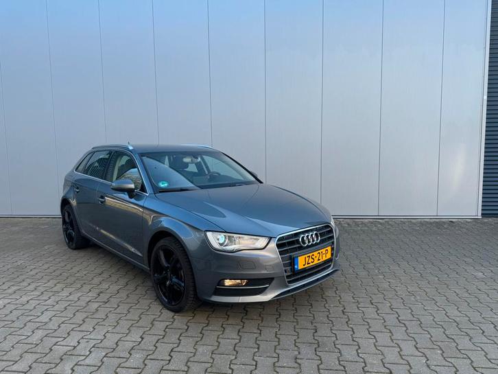 Audi A3 1.2 tfsi 105PK 2014  apple carplay stoelverwarming, Auto's, Audi, Bedrijf, A3, ABS, Airbags, Airconditioning, Alarm, Android Auto
