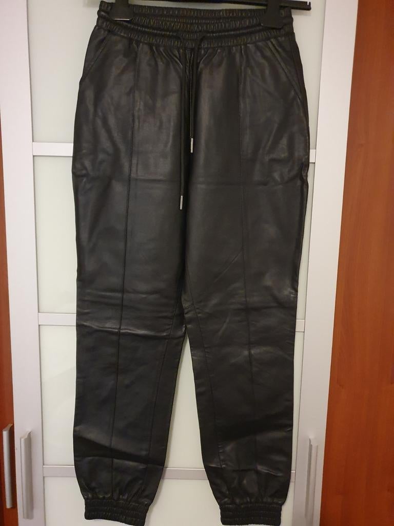 Nep leren broek, Kleding | Dames, Broeken en Pantalons, Maat 38/40 (M), Zwart, Ophalen of Verzenden, Zo goed als nieuw