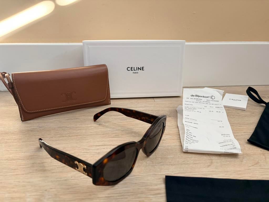 Celine triomphe zonnebril, Sieraden, Tassen en Uiterlijk, Zonnebrillen en Brillen | Dames, Ophalen of Verzenden, Zo goed als nieuw