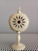 Relikwie houder in been., Ophalen of Verzenden, Gebruikt, Overige typen, Christendom | Katholiek