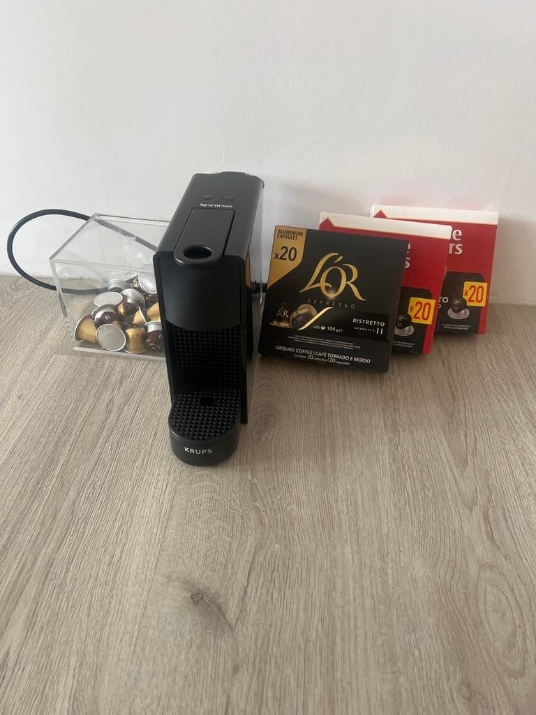 Krups Nespresso Mini koffiezetapparaat met koffie, Ophalen, Gebruikt, Espresso apparaat, Koffiepads en cups