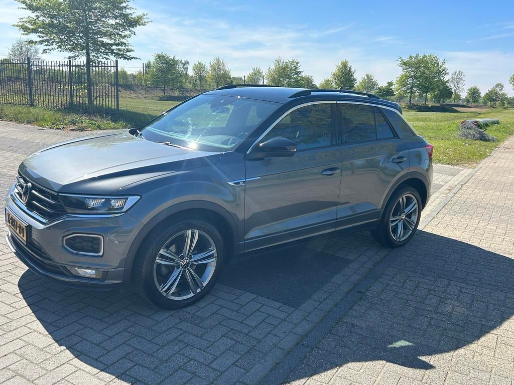 Volkswagen T-Roc 1.5 TSI 150pk 7-DSG 2022 Grijs, 15 km/l, 1498 cc, Lichtsensor, 4 cilinders
