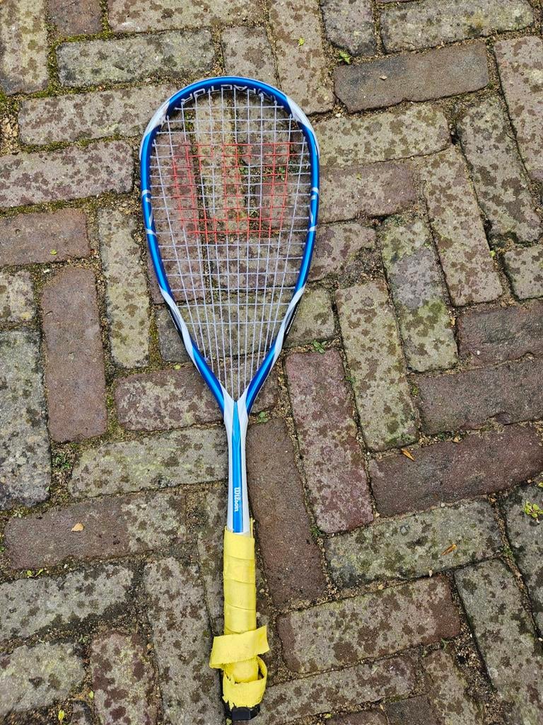 Squash racket Wilson te koop, Sport en Fitness, Squash, Ophalen of Verzenden, Met hoes