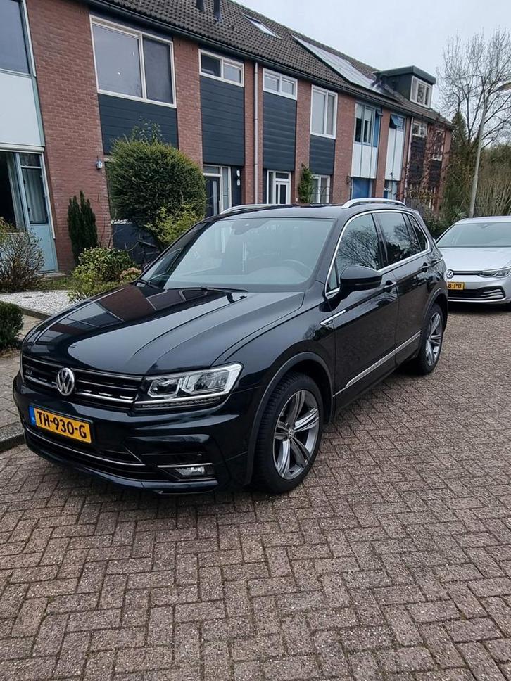 VW Tiguan 1.4 tsi 4motion dsg R-line  comfortline Business., Auto's, Volkswagen, Particulier, Benzine, Automaat, Zwart, Ophalen