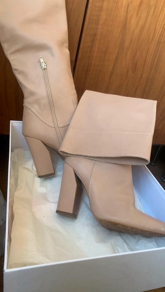 Frida laarzen, Kleding | Dames, Ophalen of Verzenden, Zo goed als nieuw, Beige, Hoge laarzen