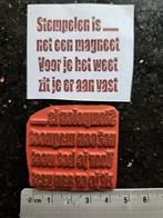 STEMPELEN IS.. (VERSLAVEND) RUBBER STEMPEL NEDERLANDSE TEKST, Ophalen of Verzenden, Zo goed als nieuw, Overige typen