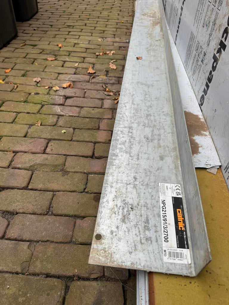 Stalen latei Catnic lang 2700mm /215x91mm, Doe-het-zelf en Verbouw, Ophalen of Verzenden, Zo goed als nieuw