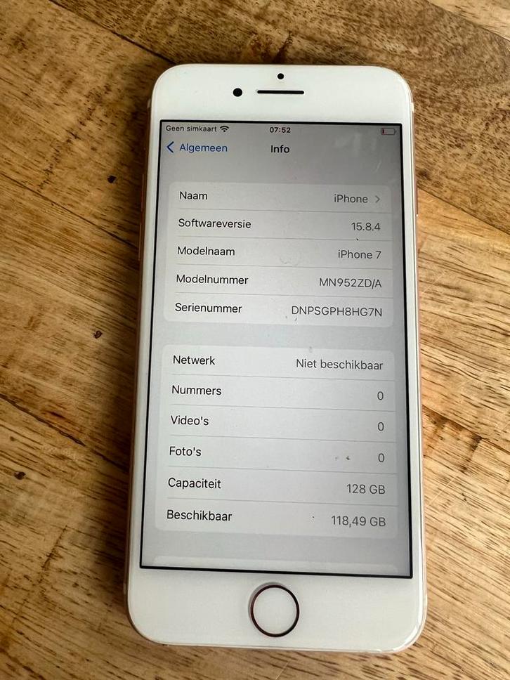 1 iPhone 7 en 3 iPads voor onderdelen, Telecommunicatie, Mobiele telefoons | Apple iPhone, Niet werkend, 128 GB, Zonder abonnement