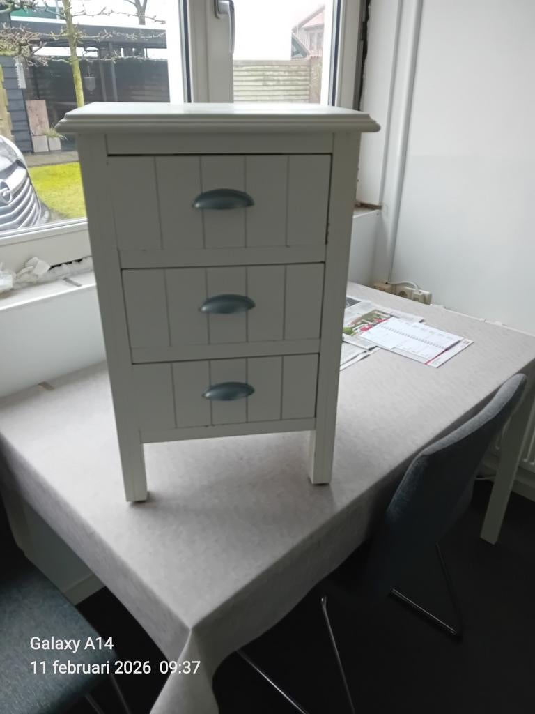 Prachtige kastje hoog 60 cm breed 40 cm diep 32 cm, Huis en Inrichting, Kasten | Ladekasten, Ophalen