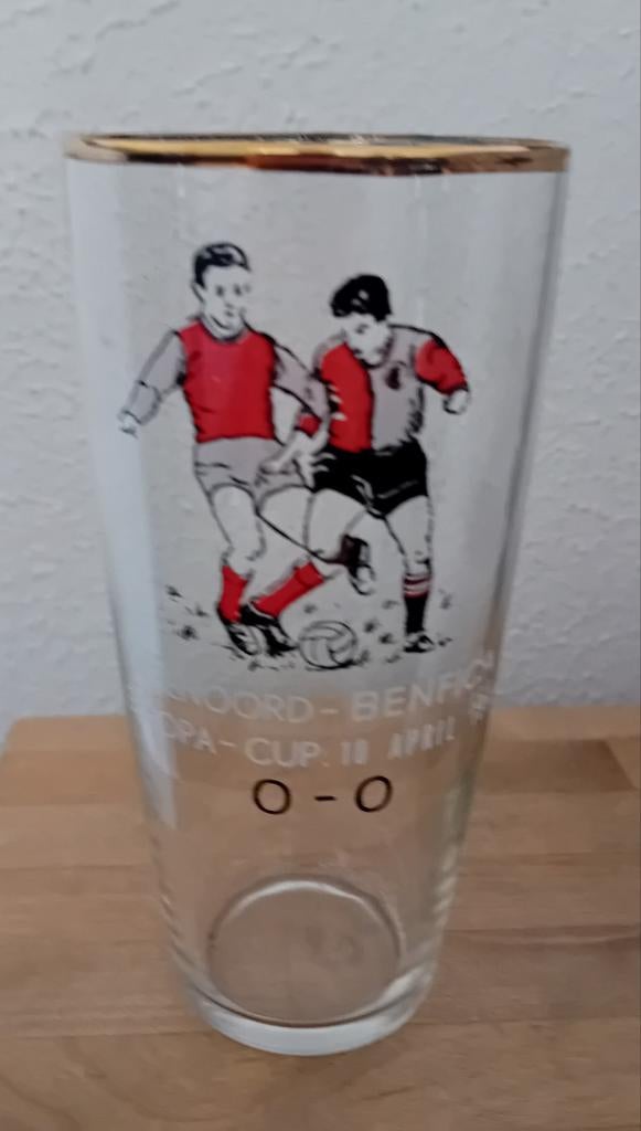 Vintage Feyenoord - Benfica Europa Cup Glas 1963, Verzamelen, Sportartikelen en Voetbal, Ophalen of Verzenden, Gebruikt, Feyenoord