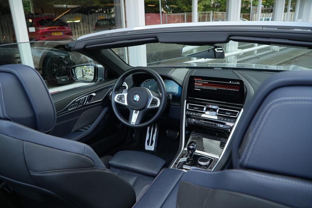 BMW 8 Serie 840i High Exe I M Sport I ACC I 9907 km, Auto's, Automaat, Adaptive Cruise Control, Gebruikt, Cabriolet