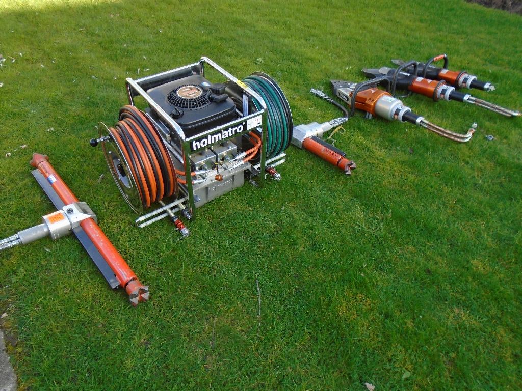 Pers, spreider, knipper, hydrauliek aggregaat, Holmatro., Ophalen, Gebruikt