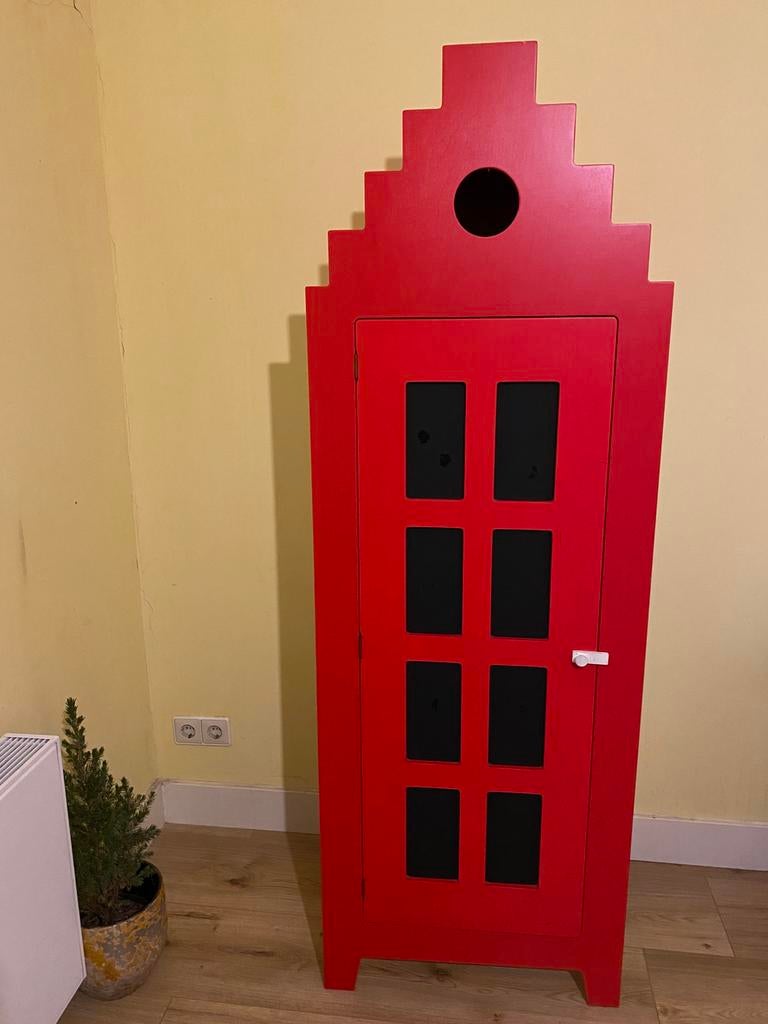 Leuke trapgevelkast, Ophalen, Met deur(en), Trapgevel, 50 tot 100 cm