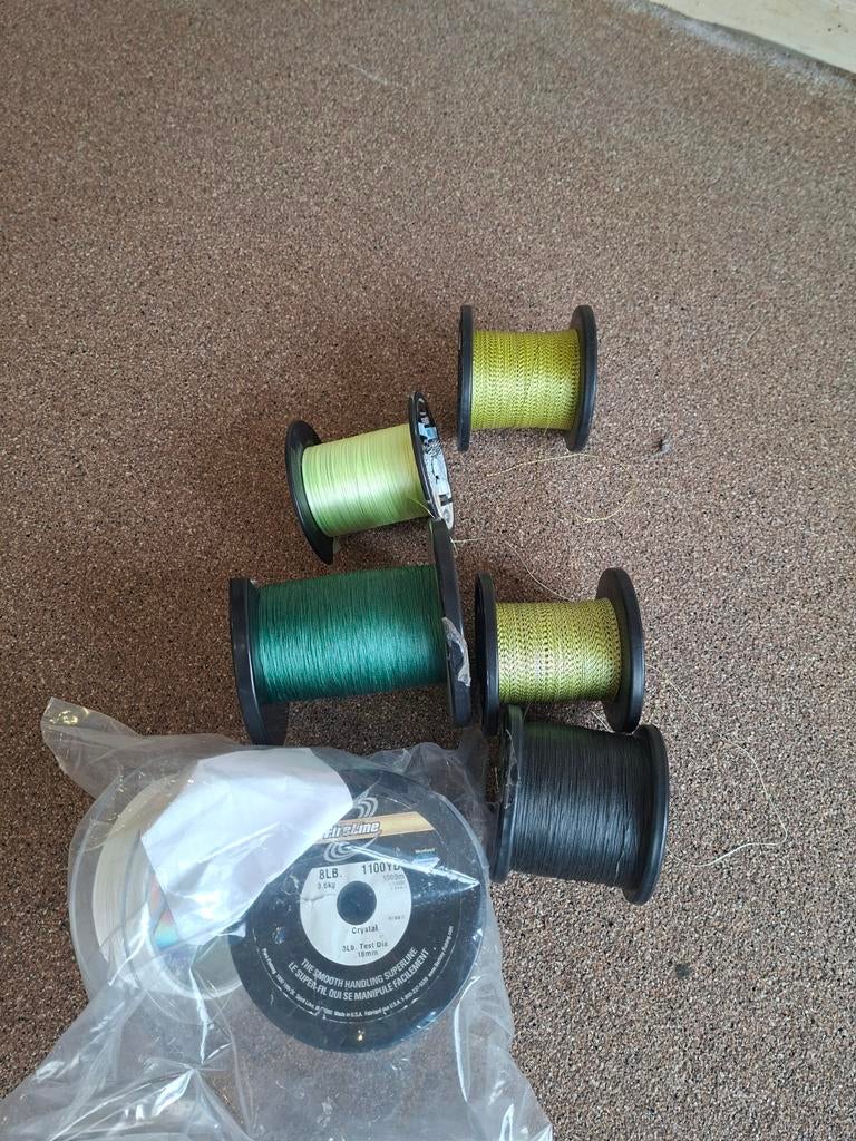 Diverse klossen gevlochten lijn, Nieuw, Ophalen of Verzenden, Vislijn, Berkley