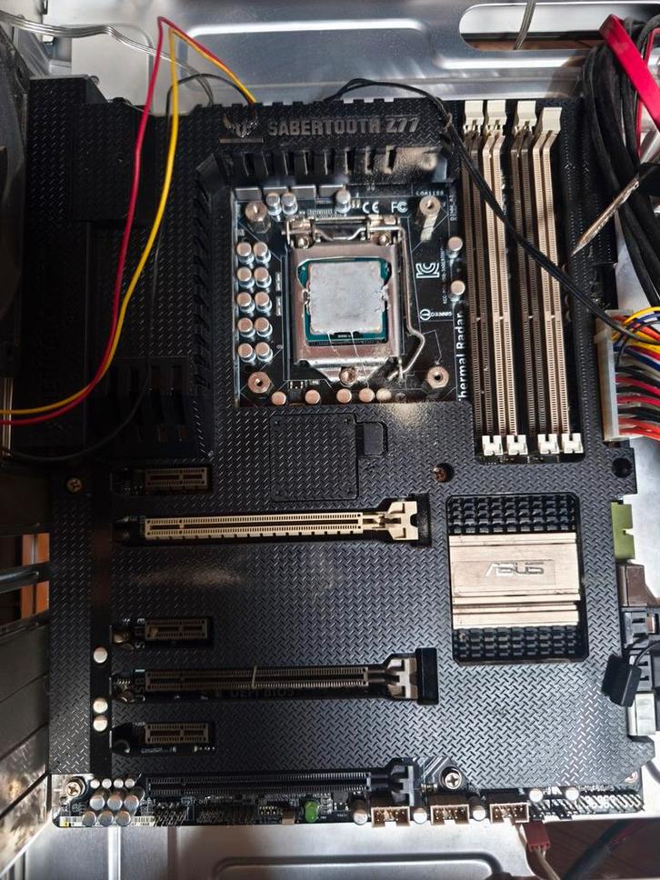 ASUS Sabertooth Z77 Moederbord met Intel Core i5-3570K, Computers en Software, Moederborden, Gebruikt, Intel, DDR3, Ophalen of Verzenden