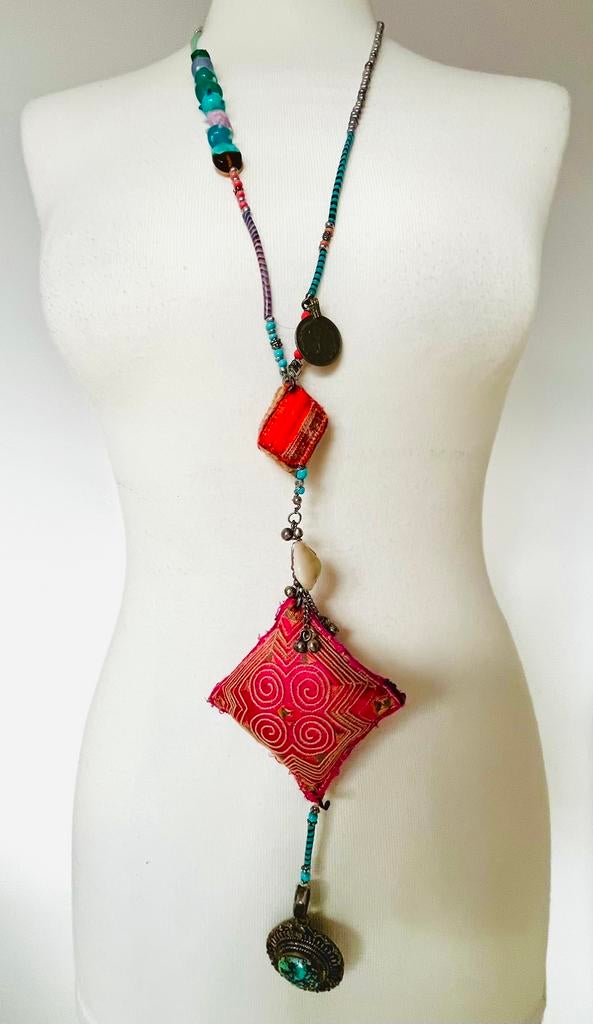 decoratieve kleurige Oosterse ketting, Ophalen of Verzenden, Zo goed als nieuw, Overige materialen