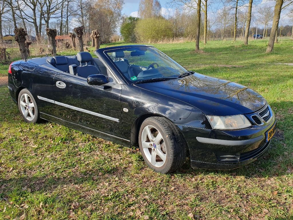 Saab 9-3 1.8 T 110KW/150PK Cabrio AUT 2003 Zwart Youngtimer,, Auto's, Saab, 4 cilinders, 4 stoelen, Zwart, Grijs