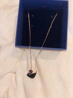 Swarovski ketting met zwarte zwaan hanger, Zwart, Ophalen of Verzenden, Zo goed als nieuw, Overige materialen