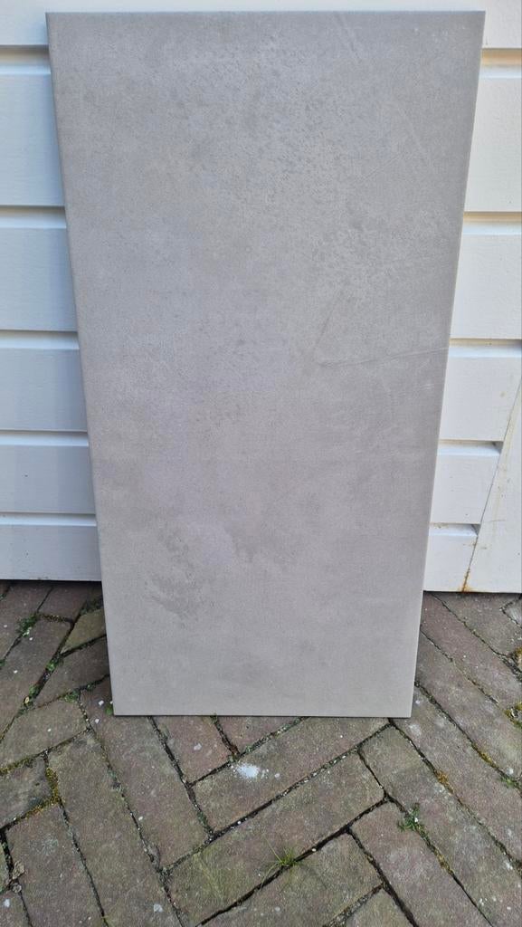 Partij tegels: 30x60 (9 doos) & 60x60 (2 doos), Ophalen