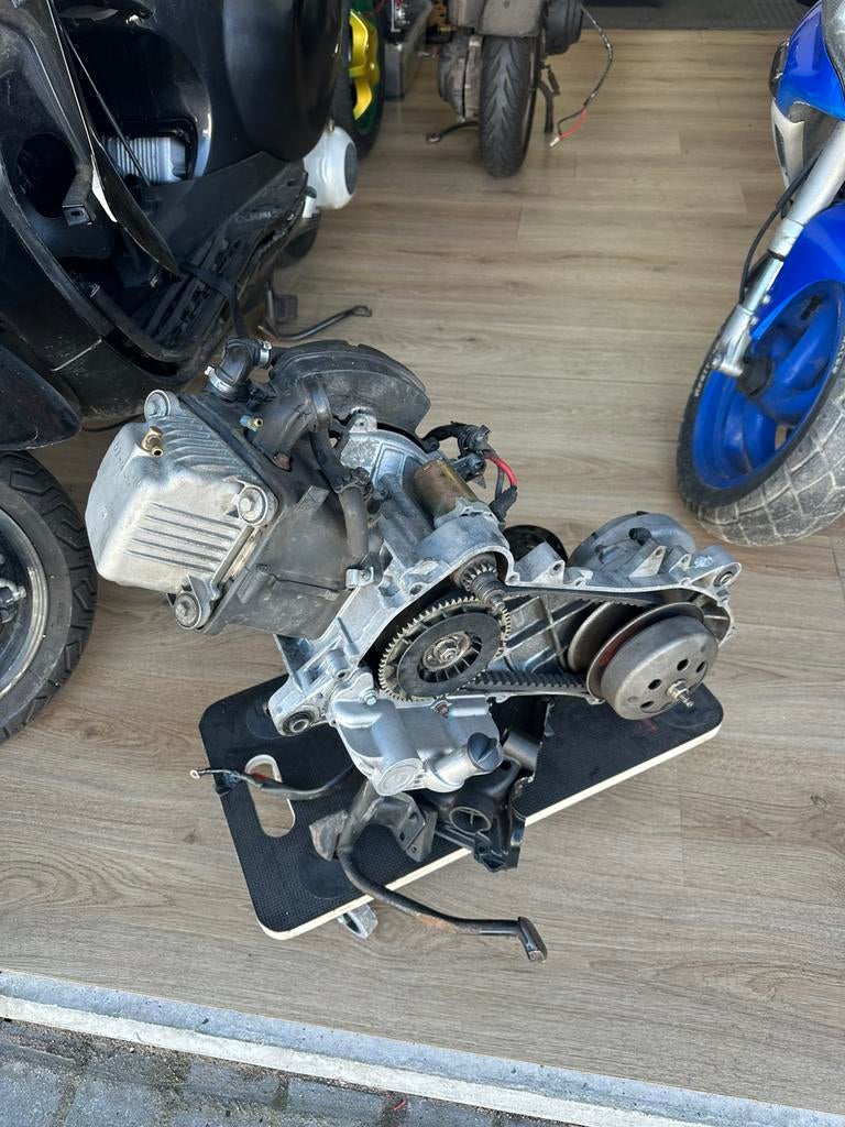 Vespa sprint 4t 50cc blok, Ophalen, Zo goed als nieuw, Blok, Vespa