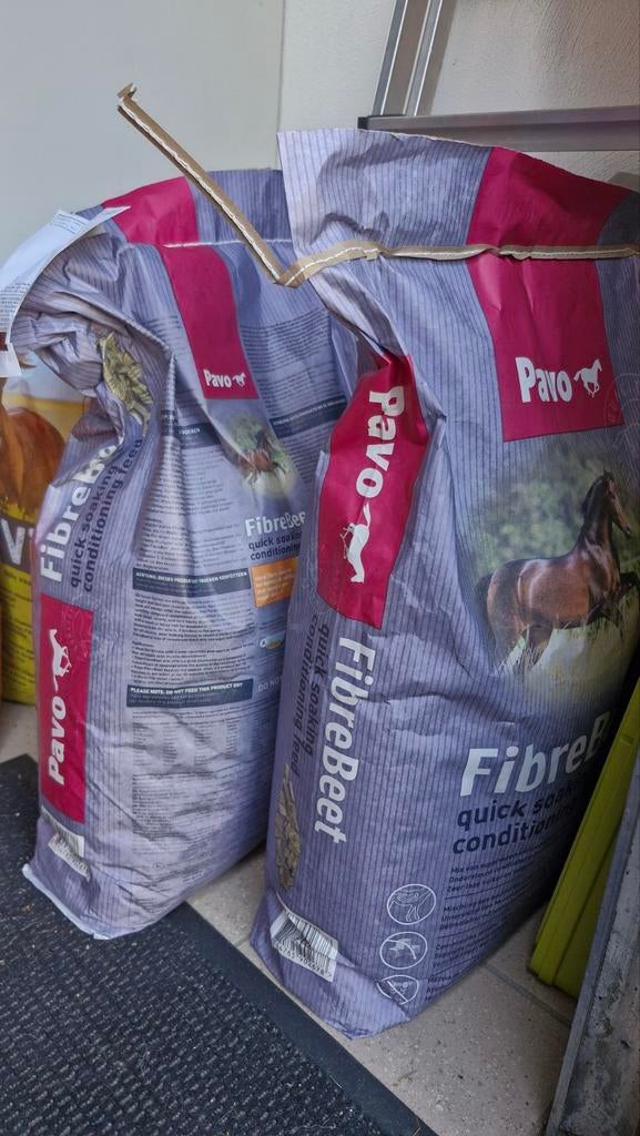 2 nieuwe zakken Pavo fibrebeet, Ophalen, Nieuw, Overige soorten