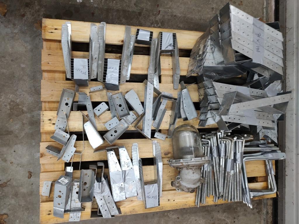 Diverse ijzerwaren en bevestigingsmaterialen, Doe-het-zelf en Verbouw, IJzerwaren en Bevestigingsmiddelen, Ophalen, Gebruikt, 100 tot 250 mm