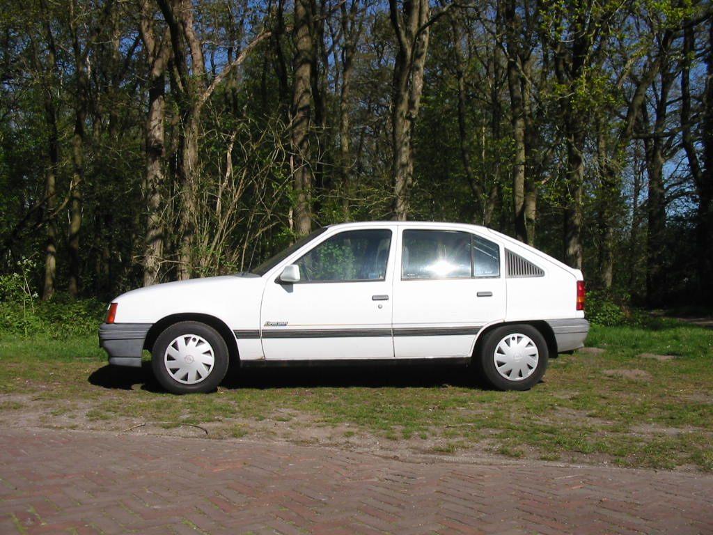 Opel Kadett 1.6 I U9 1991 Wit, Auto's, Stof, 4 cilinders, Kadett, Wit